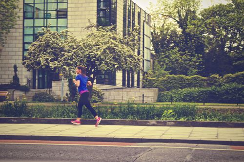 Woman-jogger-jogging-sport